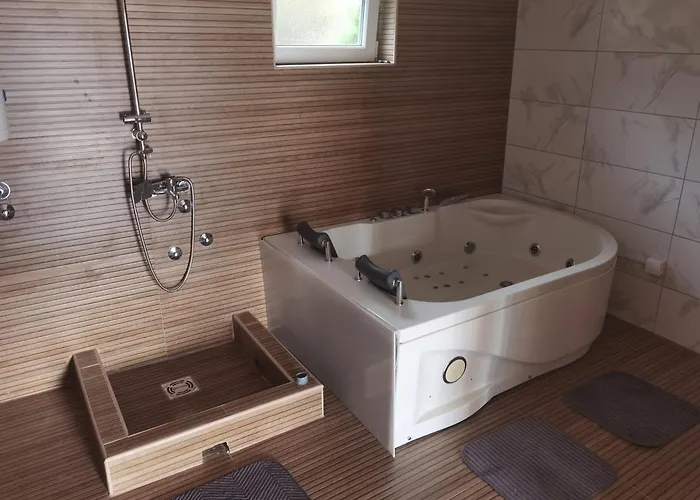 Domacinstvo Sesirce アパート